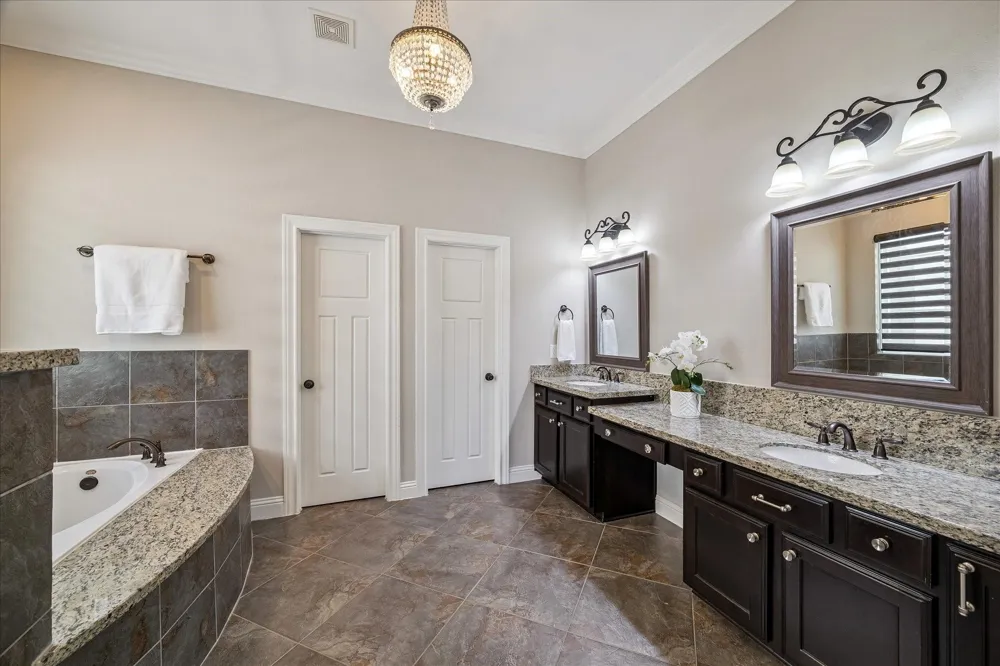 1013 E 27th Street Houston, TX 77009