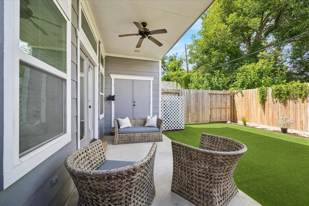 1013 E 27th Street Houston, TX 77009