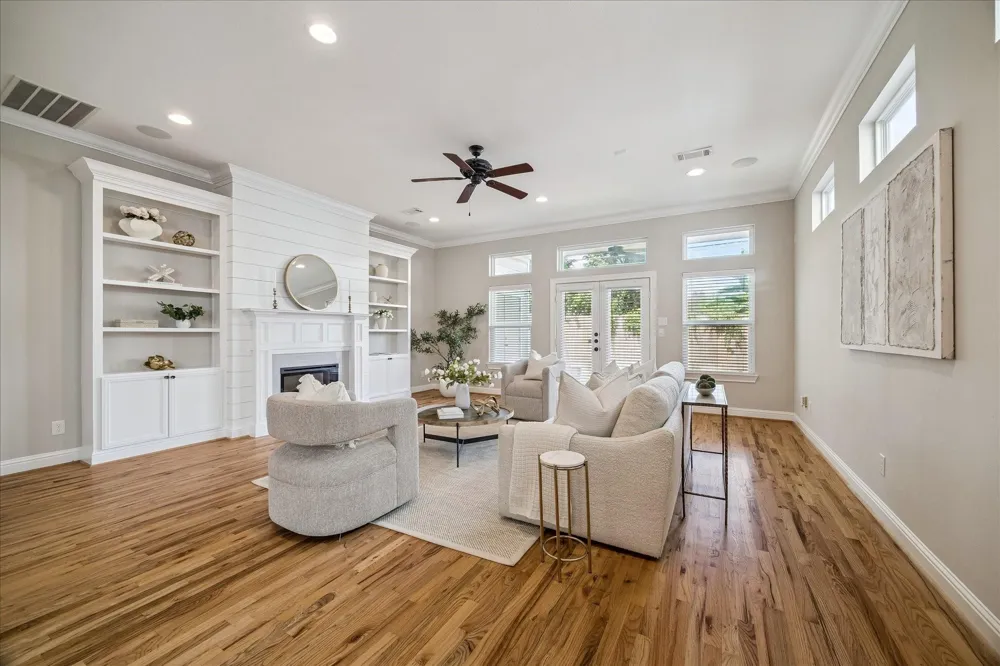 1013 E 27th Street Houston, TX 77009
