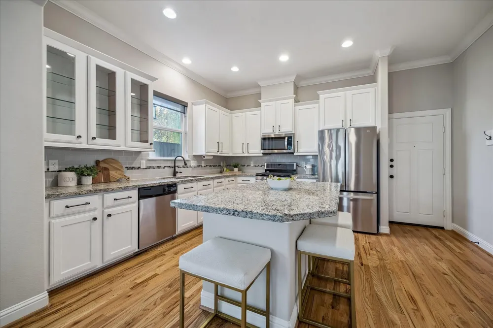 1013 E 27th Street Houston, TX 77009