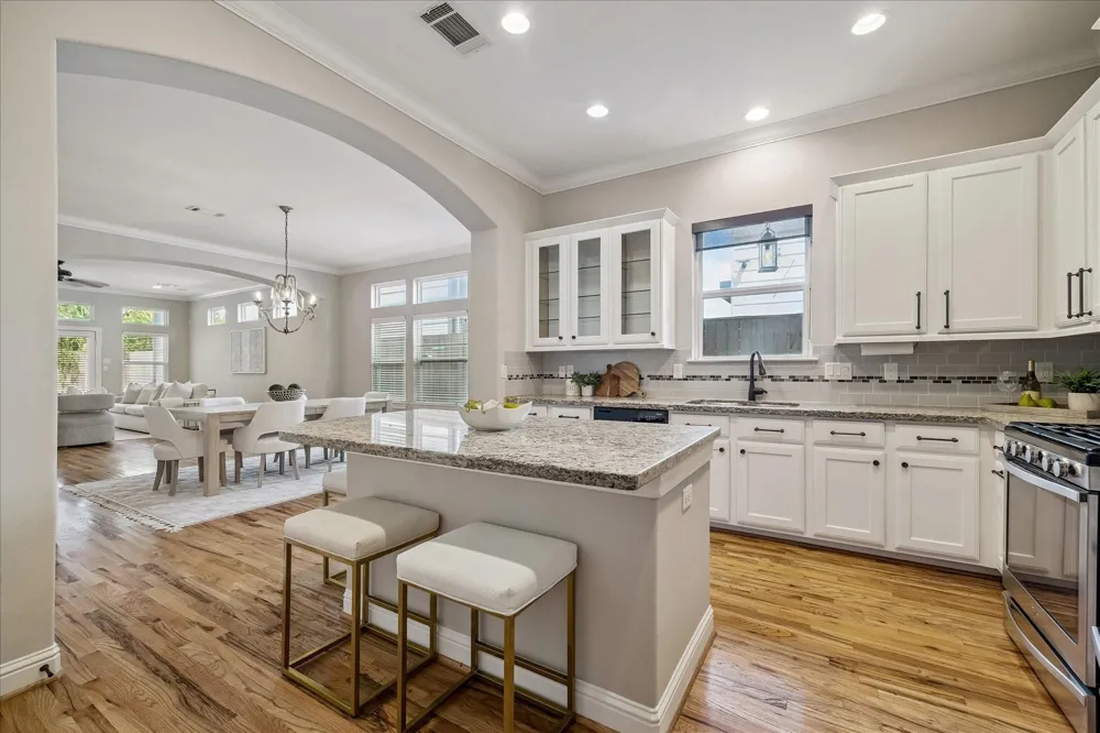1013 E 27th Street Houston, TX 77009