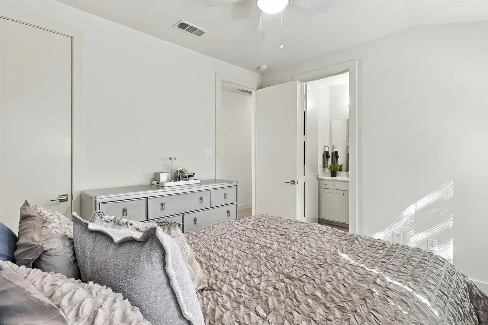 4816 Martin Oaks Lane Houston, TX 77018