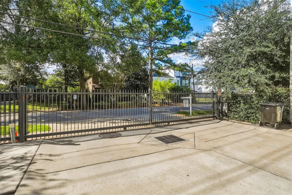 4816 Martin Oaks Lane Houston, TX 77018