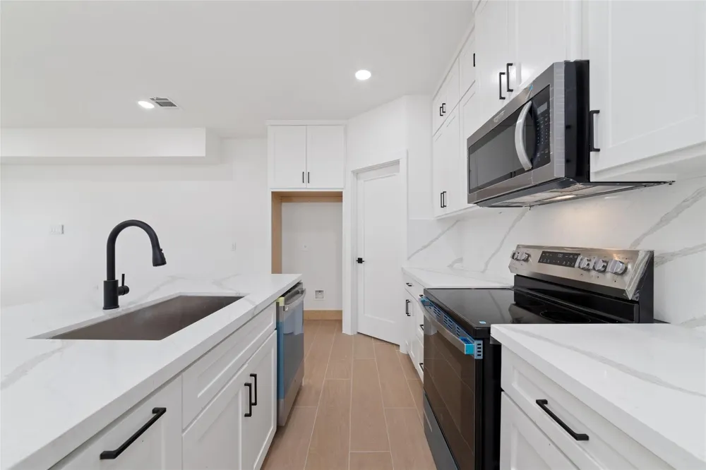 1811 N Spring Dr #7 Houston, TX 77373