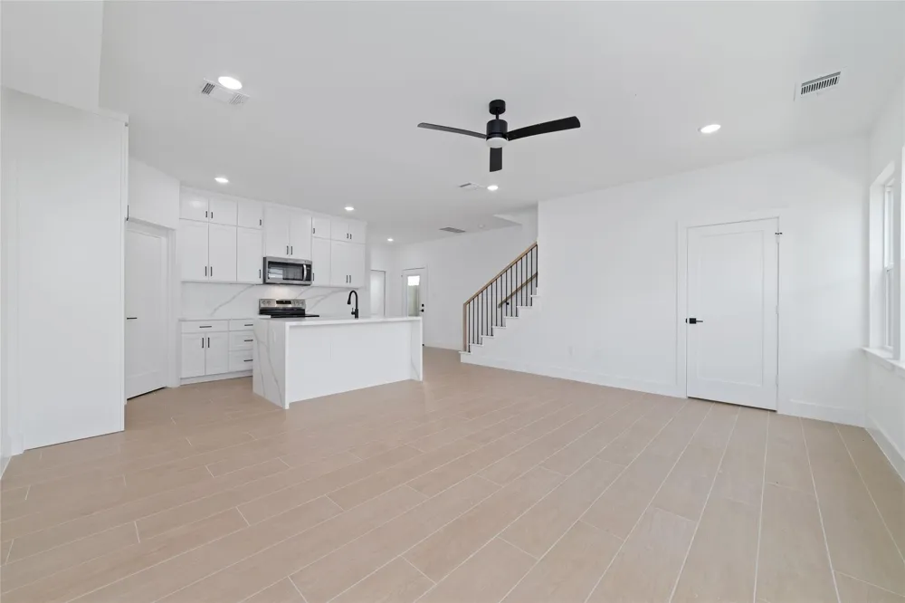 1811 N Spring Dr #7 Houston, TX 77373