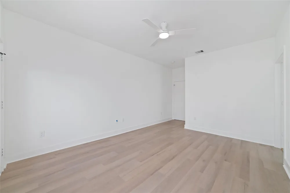 1811 N Spring Dr #7 Houston, TX 77373