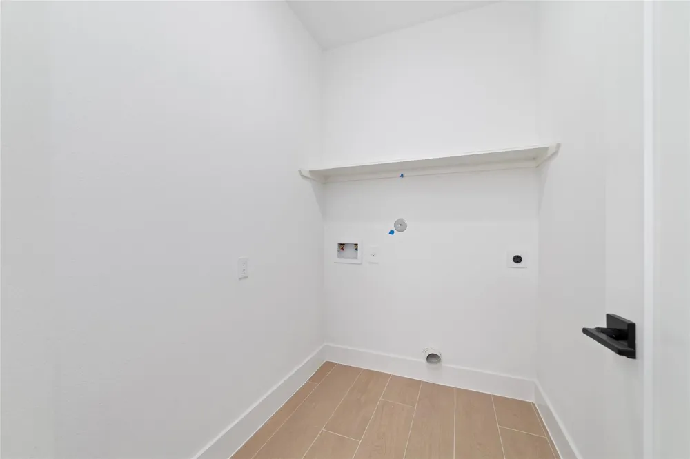 1811 N Spring Dr #7 Houston, TX 77373