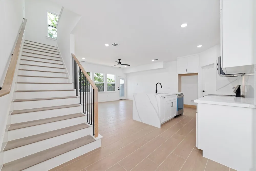 1811 N Spring Dr #7 Houston, TX 77373