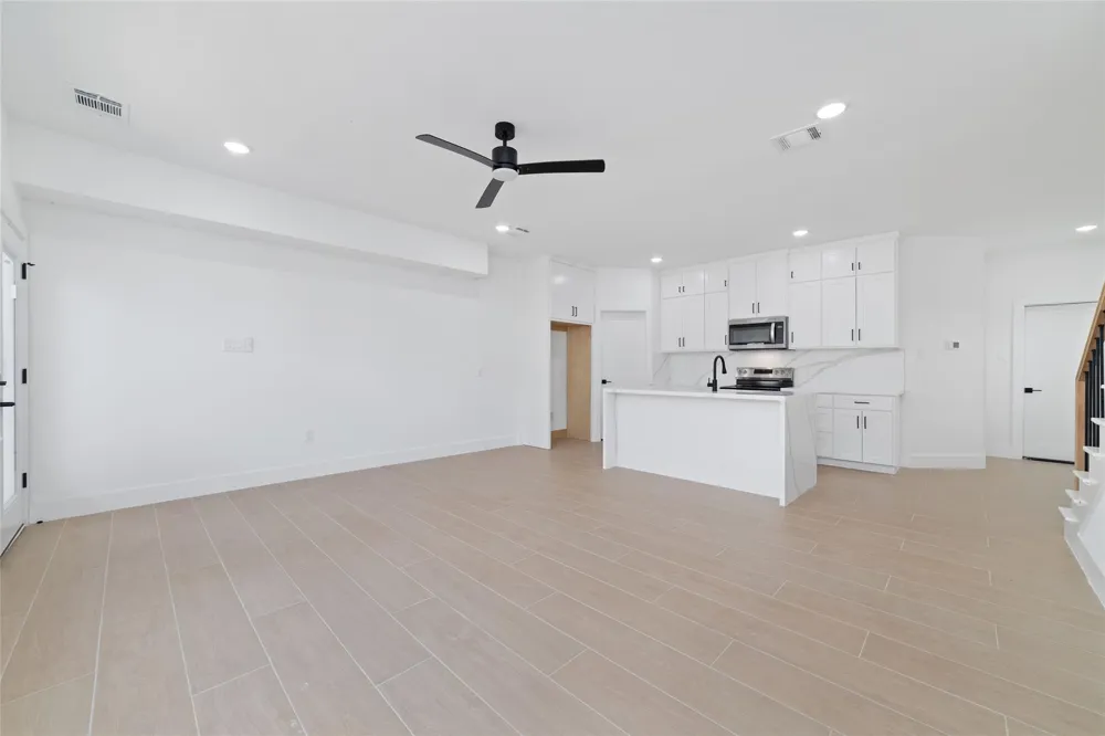 1811 N Spring Dr #7 Houston, TX 77373