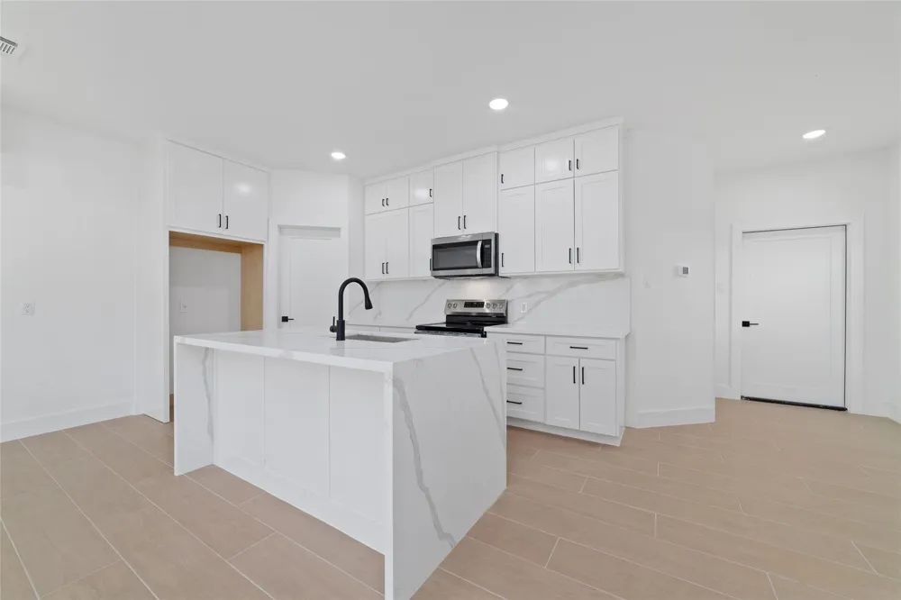 1811 N Spring Dr #7 Houston, TX 77373