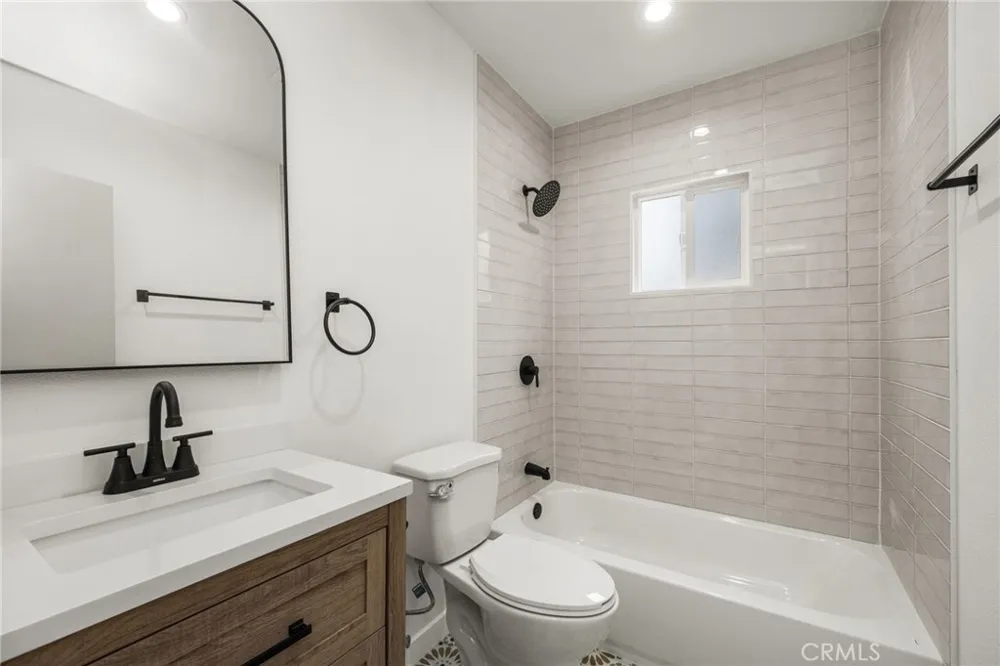 1339 W Magnolia Compton, CA 90220