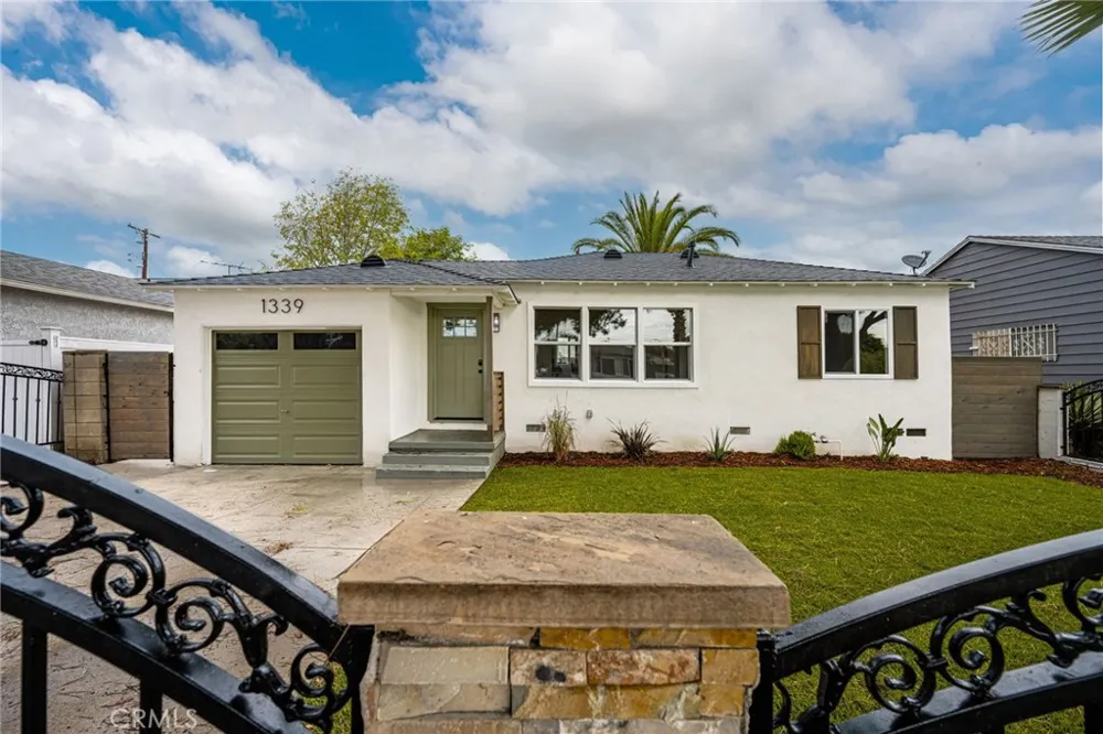 1339 W Magnolia Compton, CA 90220