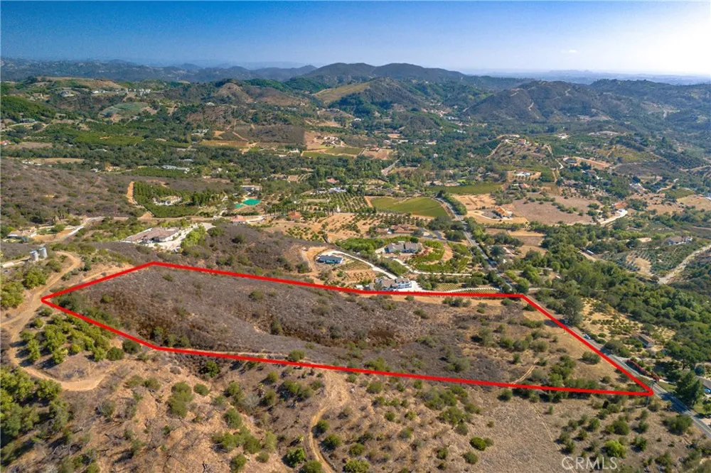 Via Vaquero Road Temecula, CA 92590