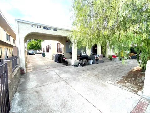6743 Tujunga Avenue