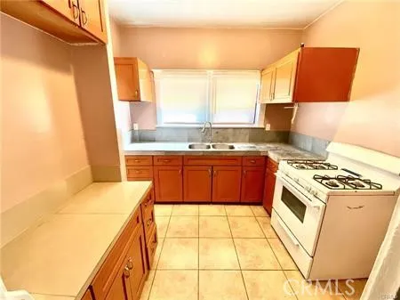 6743 Tujunga Avenue North Hollywood, CA 91606
