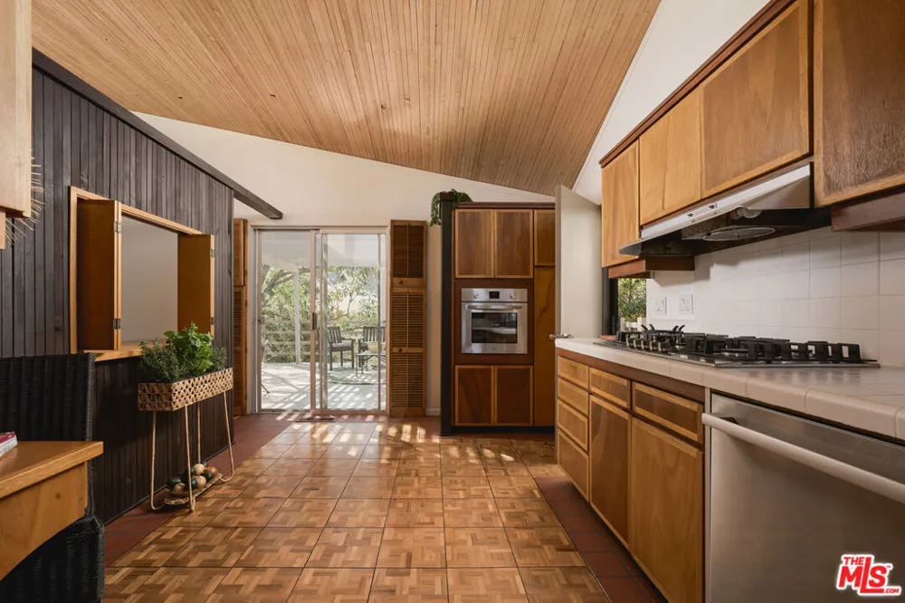 395 Loma Media Road Santa Barbara, CA 93103
