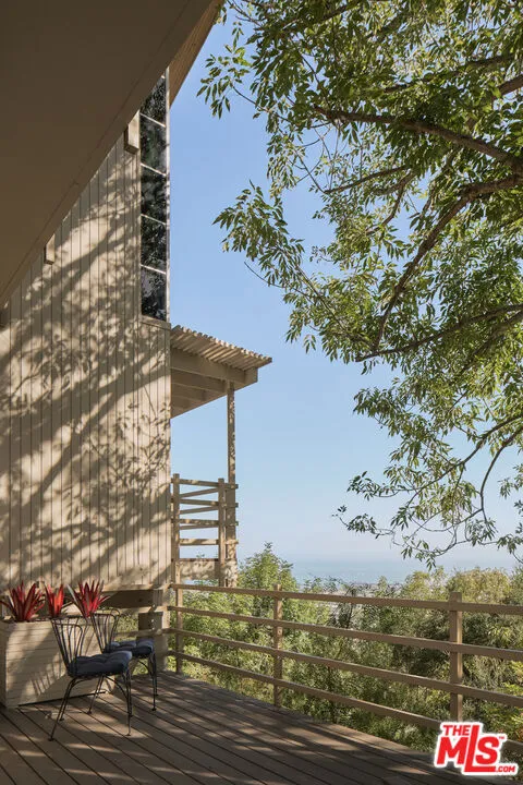 395 Loma Media Road