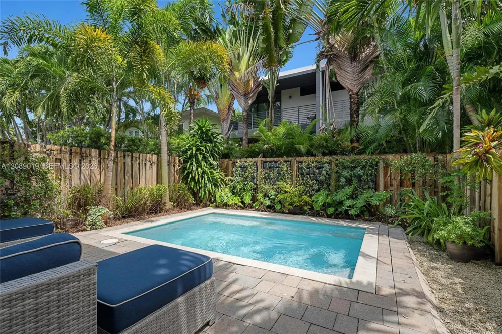 3139 Hibiscus St #3139 Miami, FL 33133