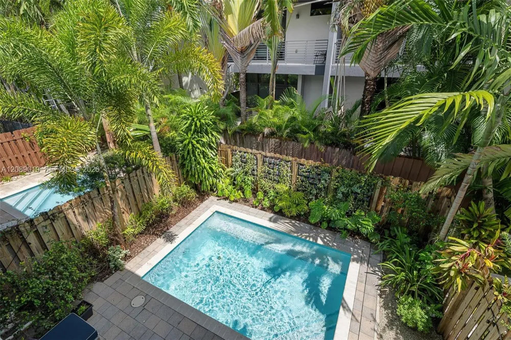 3139 Hibiscus St #3139 Miami, FL 33133