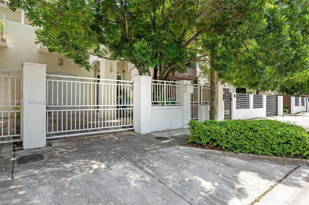 3139 Hibiscus St #3139 Miami, FL 33133