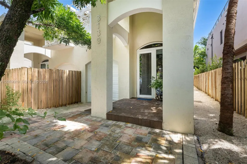 3139 Hibiscus St #3139 Miami, FL 33133