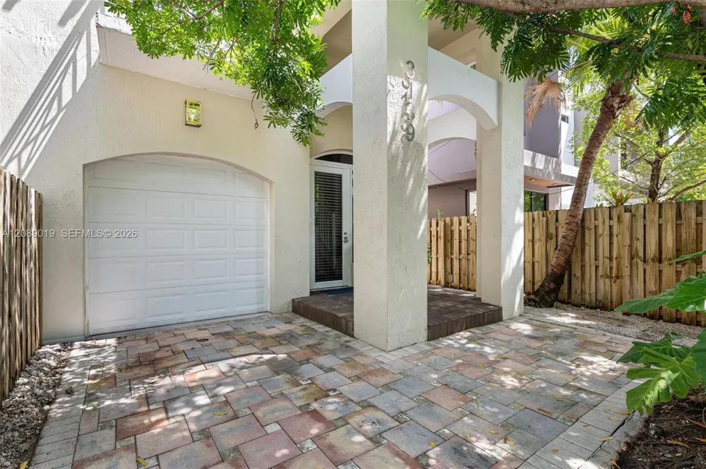 3139 Hibiscus St #3139 Miami, FL 33133