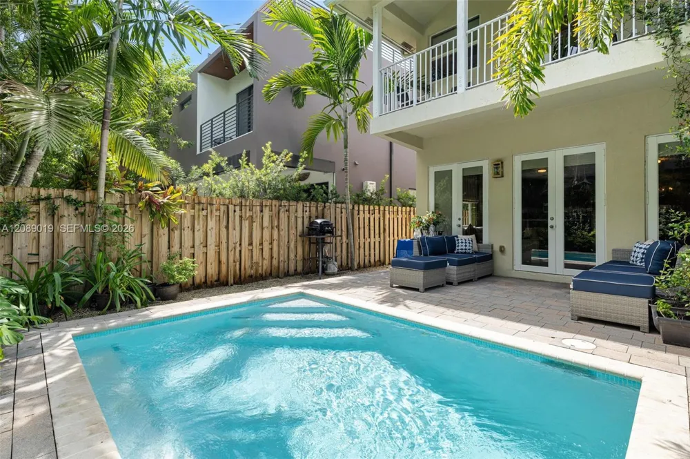 3139 Hibiscus St #3139 Miami, FL 33133