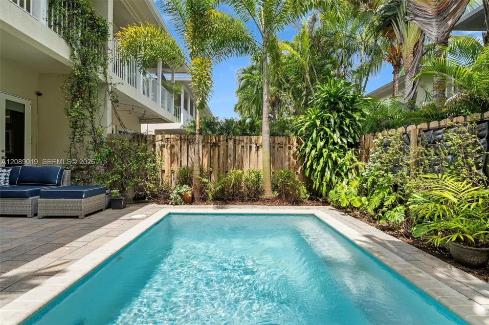 3139 Hibiscus St #3139 Miami, FL 33133