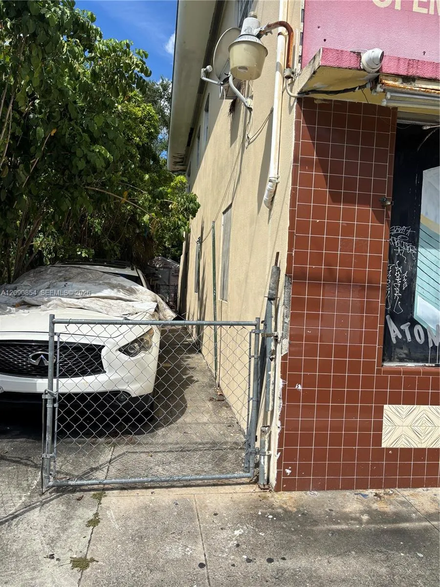 7710 NW 2nd Ave Miami, FL 33150