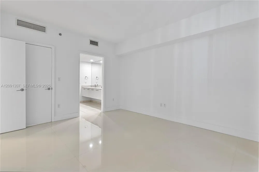 55 SE 6th St #3605 Miami, FL 33131