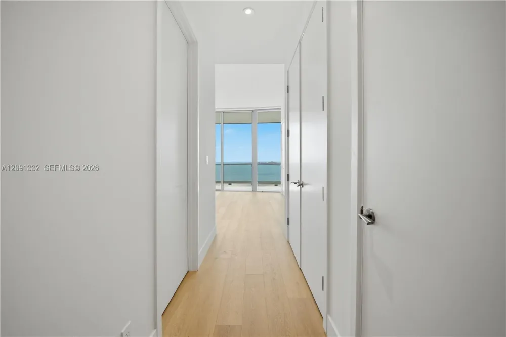 175 SE 25th Rd #3302 Miami, FL 33129