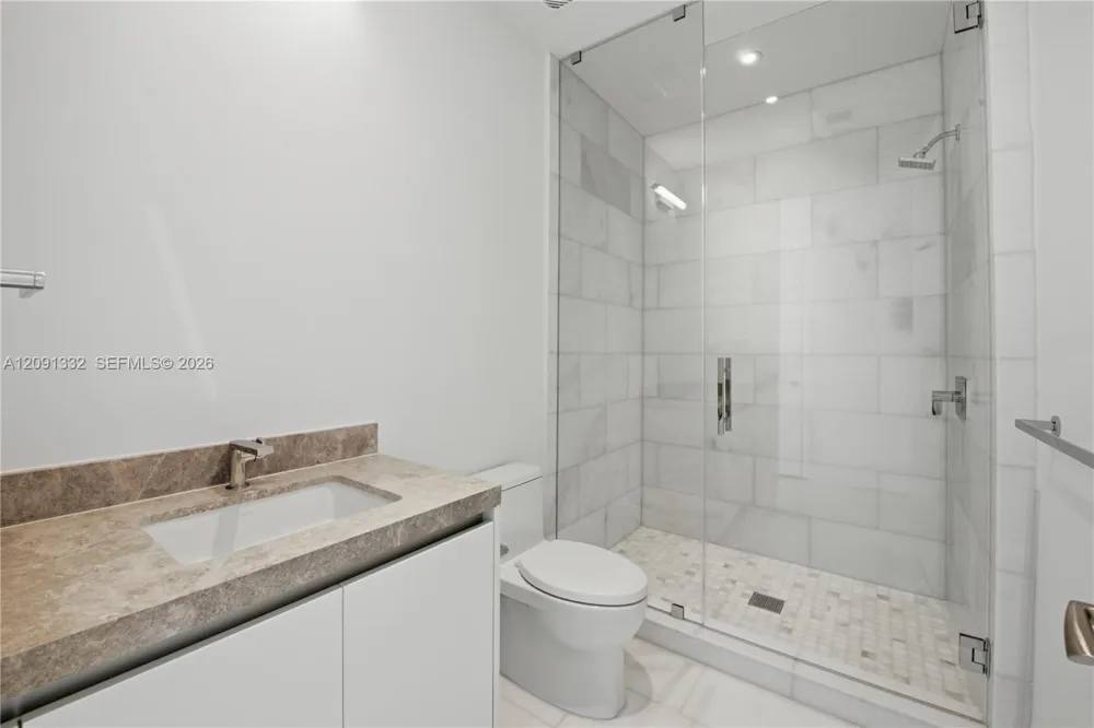 175 SE 25th Rd #3302 Miami, FL 33129