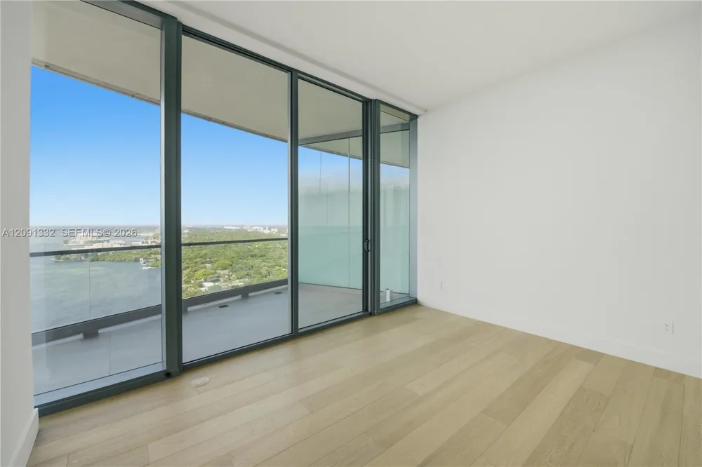 175 SE 25th Rd #3302 Miami, FL 33129