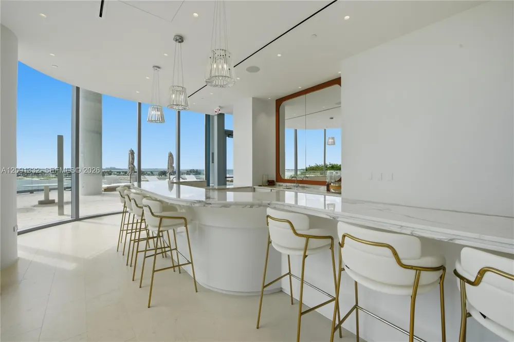 175 SE 25th Rd #3302 Miami, FL 33129