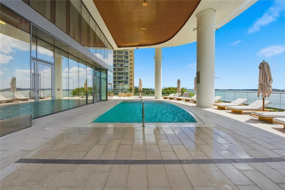 175 SE 25th Rd #3302 Miami, FL 33129