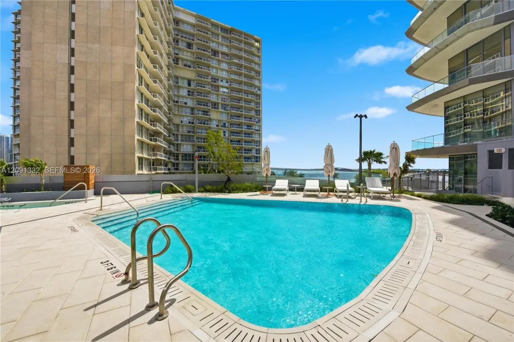 175 SE 25th Rd #3302 Miami, FL 33129