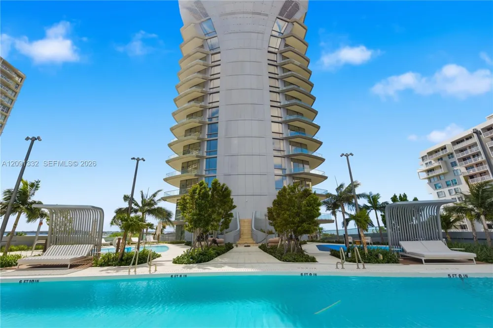 175 SE 25th Rd #3302 Miami, FL 33129