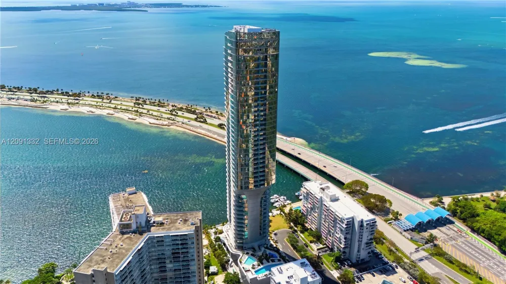 175 SE 25th Rd #3302 Miami, FL 33129