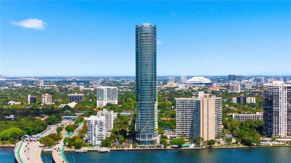 175 SE 25th Rd #3302 Miami, FL 33129