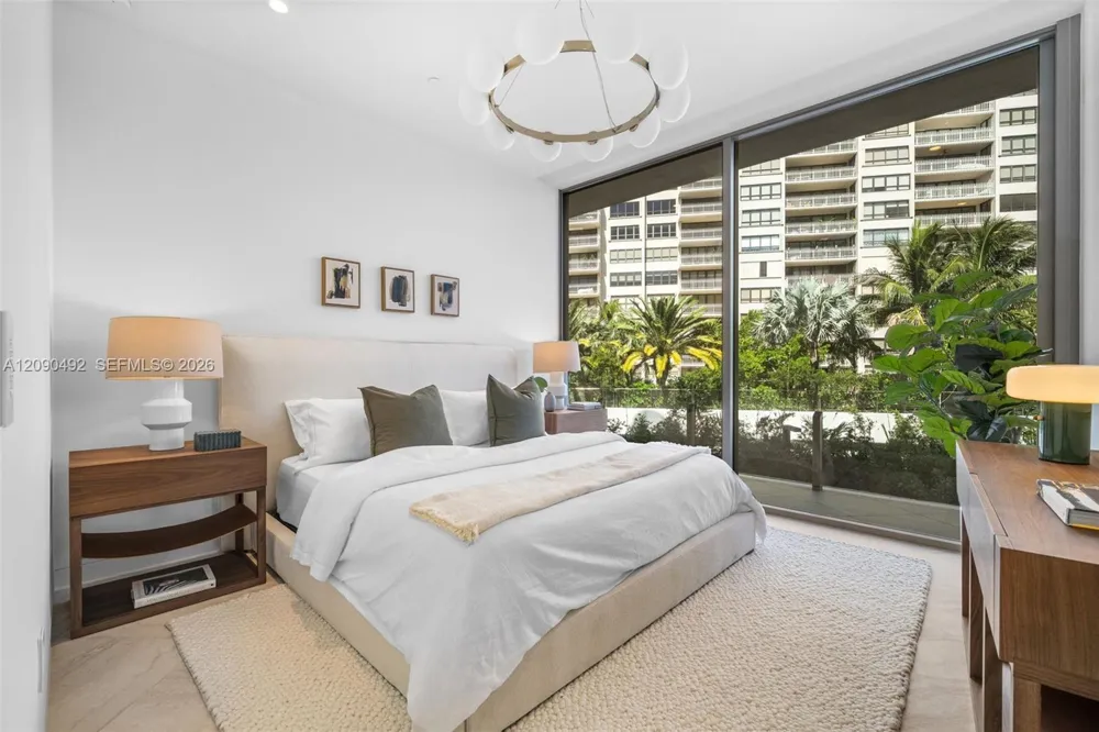5 Grove Isle Dr #M301 Coconut Grove, FL 33133