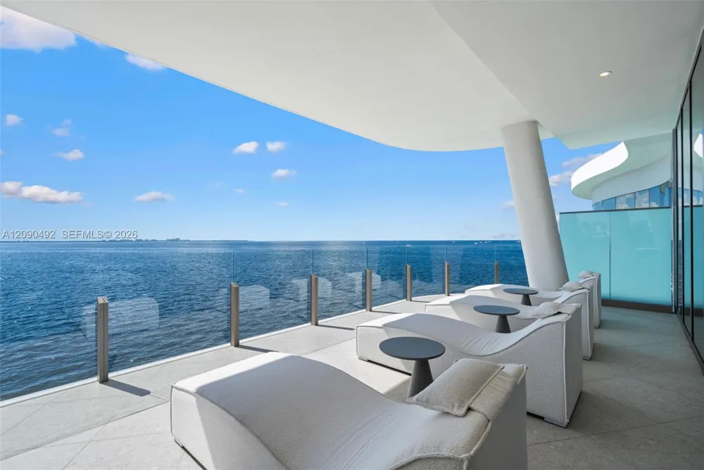 5 Grove Isle Dr #M301 Coconut Grove, FL 33133