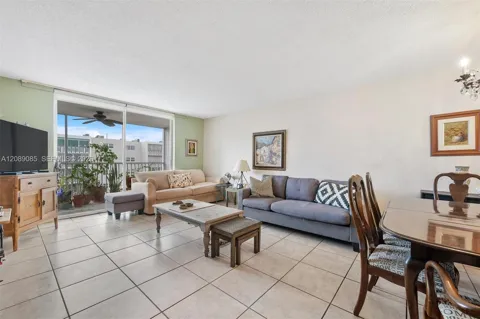 500 NE 12th Ave #601