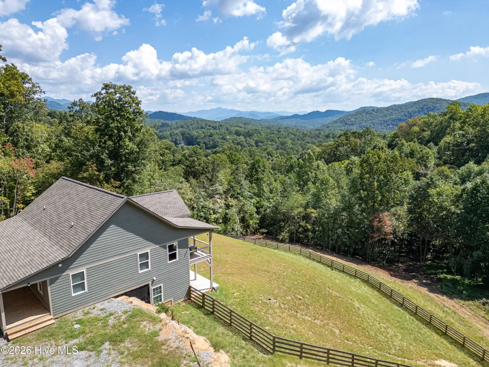 280 Wild Berry Lane Hayesville, NC 28904