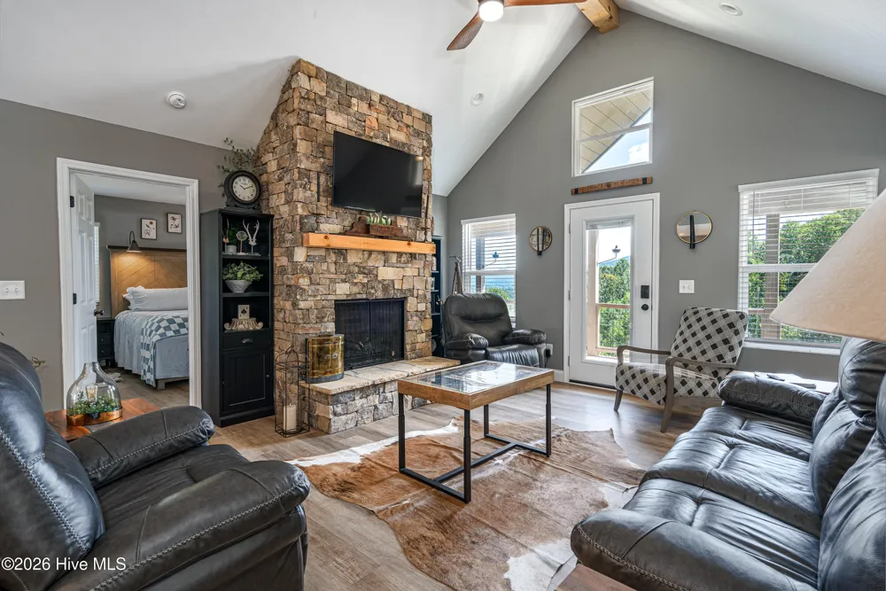 280 Wild Berry Lane Hayesville, NC 28904