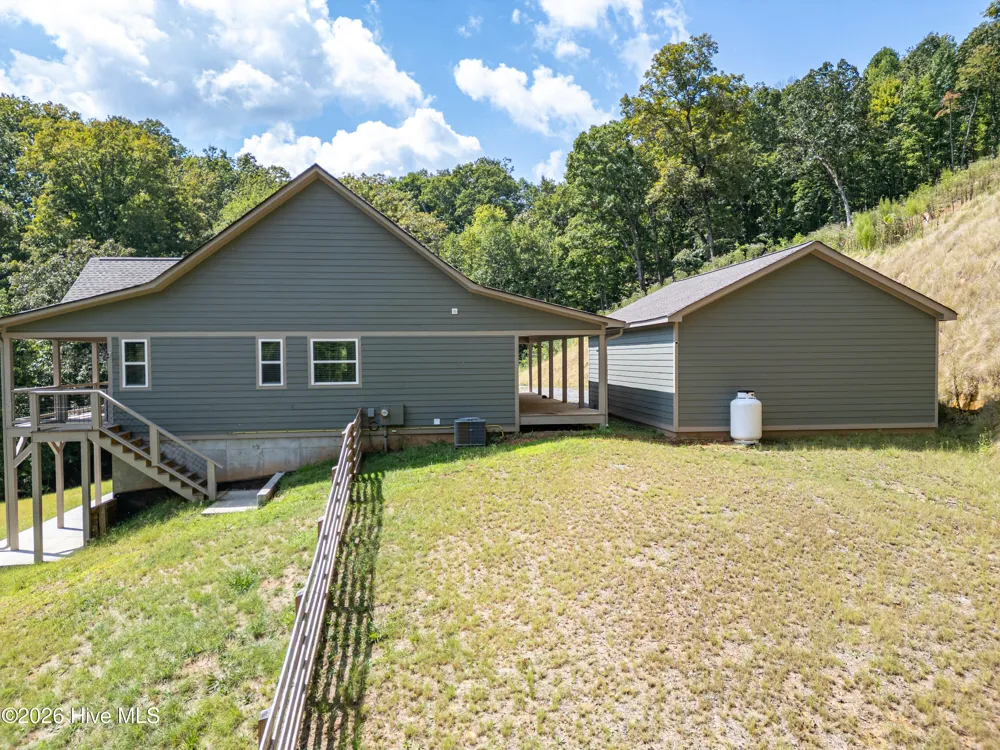280 Wild Berry Lane Hayesville, NC 28904