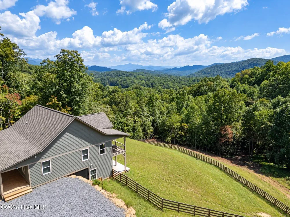 280 Wild Berry Lane Hayesville, NC 28904