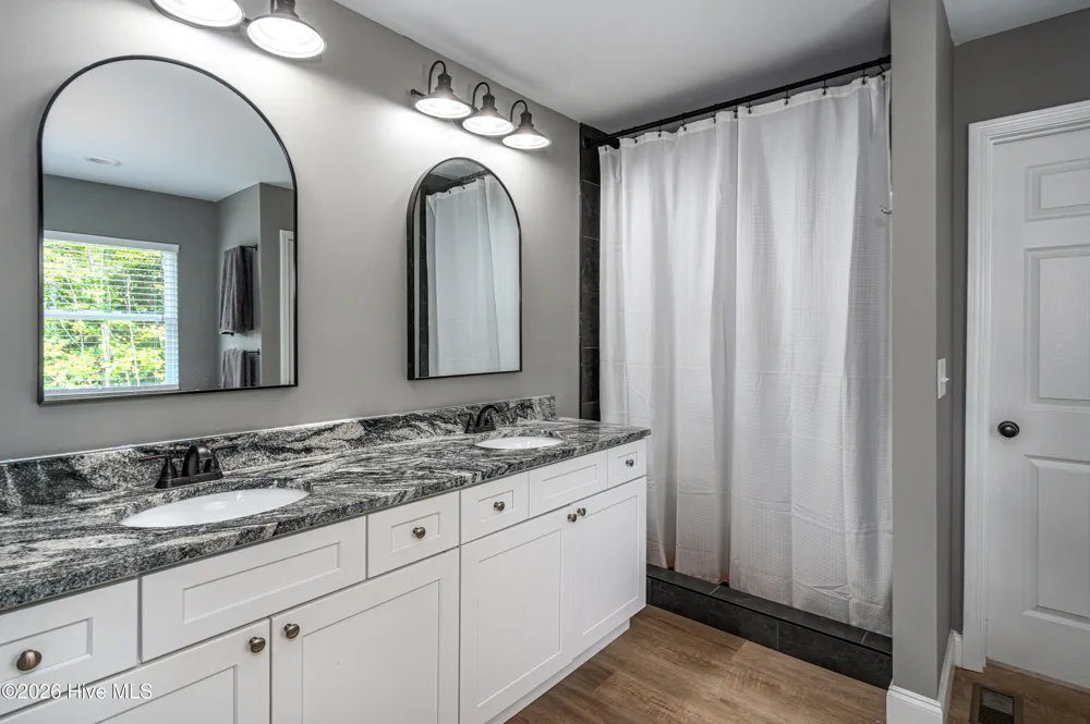 280 Wild Berry Lane Hayesville, NC 28904
