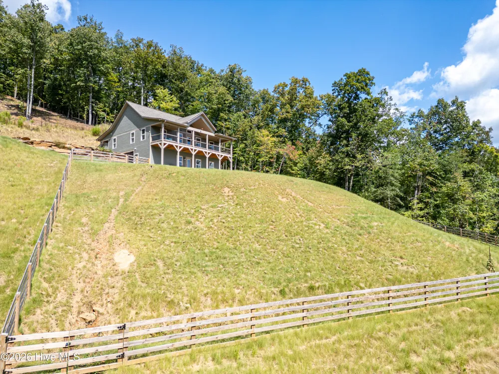 280 Wild Berry Lane Hayesville, NC 28904
