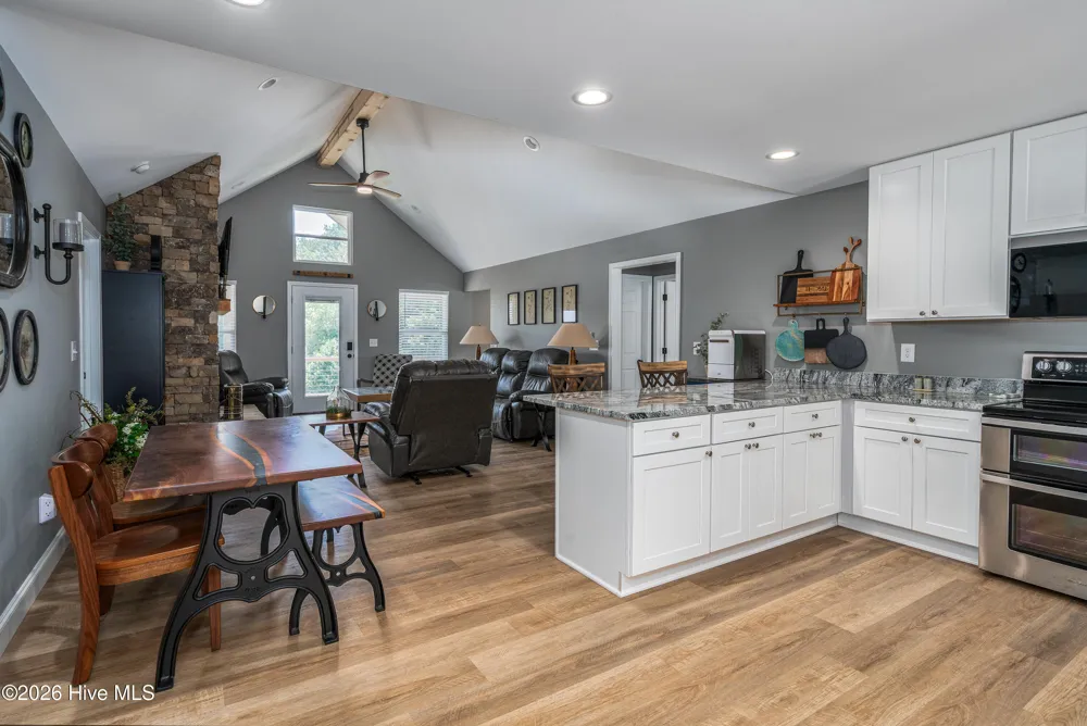 280 Wild Berry Lane Hayesville, NC 28904