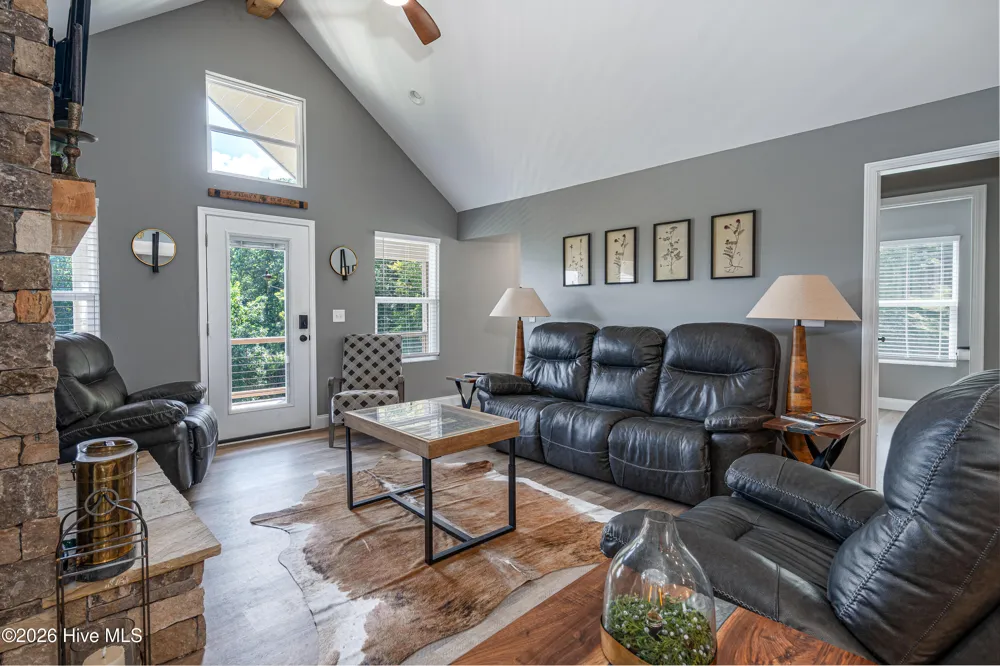 280 Wild Berry Lane Hayesville, NC 28904